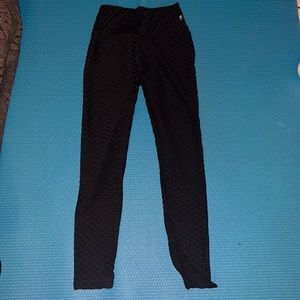 Born Primitive the summit leggings black medium scrunch butt